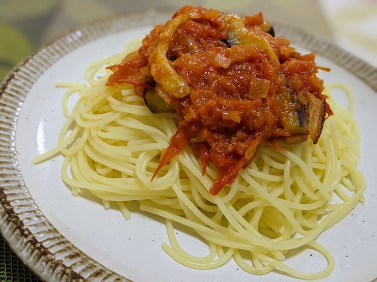 完成したトマトソースパスタ